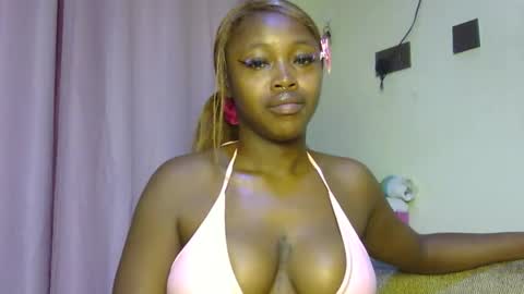 miss_sexyyy online show from November 26, 2025, 12:17 pm