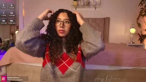 Amy Olivera online show from October 22, 2025, 1:11 pm