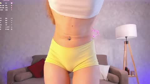 Snapshot of miss_spider chatting on July 3, 2026, 7:15 am Spider girl Help me reach 10 likes online show from July 3, 2026, 7:15 am