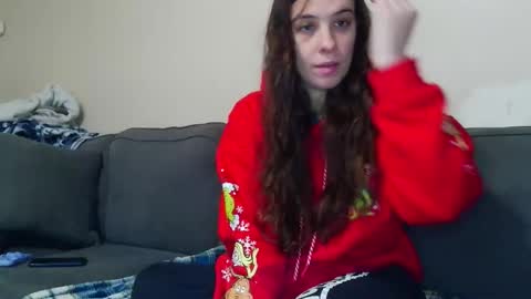 Bella online show from December 19, 2025, 2:46 pm