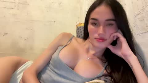 Snapshot of miss_sunshinex chatting on July 11, 2026, 6:43 pm Shine online show from July 11, 2026, 6:43 pm