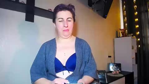 Snapshot of miss_tasha_kom chatting on February 14, 2025, 11:42 am miss_tasha_kom online show from February 14, 2025, 11:42 am