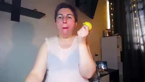 Snapshot of miss_tasha_kom chatting on February 19, 2025, 10:12 am miss_tasha_kom online show from February 19, 2025, 10:12 am