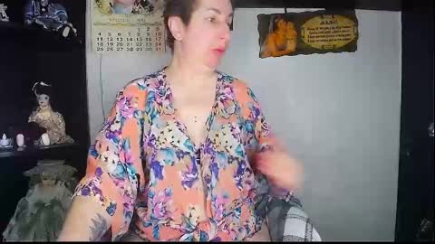 Snapshot of miss_tasha_kom chatting on May 16, 2026, 7:38 am miss_tasha_kom online show from May 16, 2026, 7:38 am