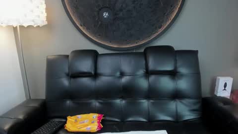 Snapshot of miss_vaiolette chatting on February 10, 2025, 2:05 pm Vaiolette online show from February 10, 2025, 2:05 pm