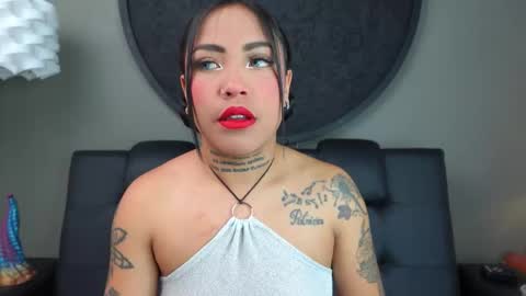 Snapshot of miss_vaiolette chatting on October 29, 2025, 11:23 am Vaiolette online show from October 29, 2025, 11:23 am