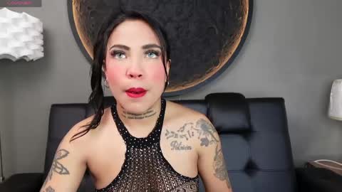 Snapshot of miss_vaiolette chatting on May 9, 2026, 11:04 am Vaiolette online show from May 9, 2026, 11:04 am
