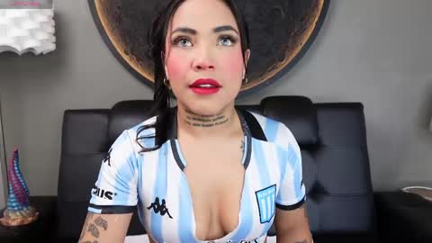 Snapshot of miss_vaiolette chatting on May 30, 2026, 11:29 am Vaiolette online show from May 30, 2026, 11:29 am