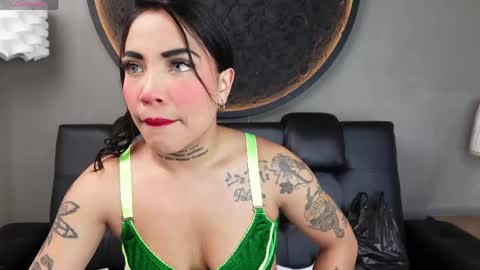 Snapshot of miss_vaiolette chatting on June 3, 2026, 11:02 am Vaiolette online show from June 3, 2026, 11:02 am