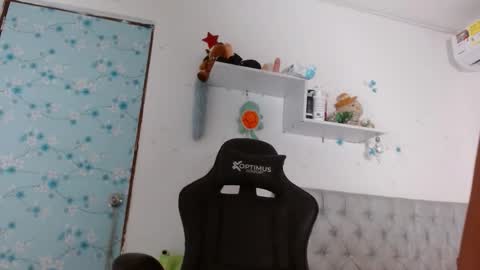 hanna    online show from September 27, 2025, 3:11 am