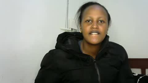 miss_vall online show from December 12, 2024, 9:37 pm