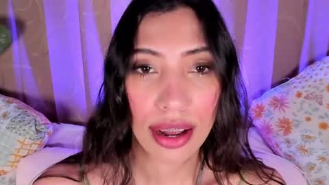 Snapshot of miss_veronica2 chatting on May 29, 2026, 1:09 pm Miss Veronica online show from May 29, 2026, 1:09 pm