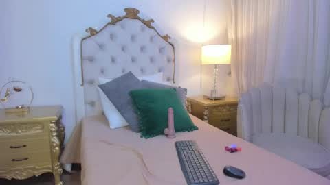 Snapshot of miss_vivienne chatting on November 26, 2025, 3:51 am miss vivienne online show from November 26, 2025, 3:51 am