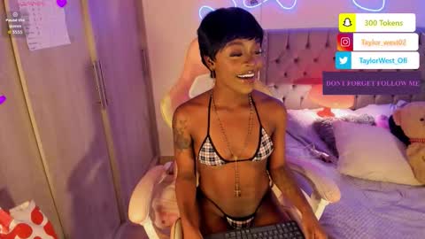 Snapshot of miss_west chatting on October 17, 2025, 4:48 am Tay Tay Independent Model online show from October 17, 2025, 4:48 am