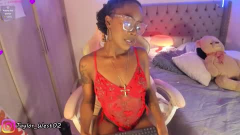 Snapshot of miss_west chatting on November 27, 2025, 6:04 am Tay Tay Independent Model online show from November 27, 2025, 6:04 am