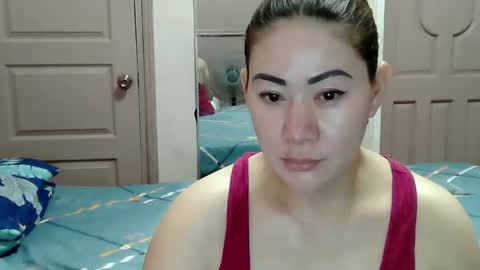 HOT MOMMY ZEPHYR online show from February 23, 2026, 8:44 am