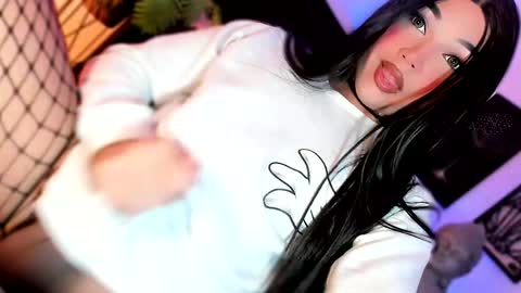 miss_zz online show from May 14, 2026, 5:31 pm