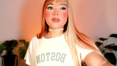 miss_zz online show from May 26, 2026, 6:04 pm