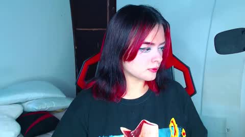 Snapshot of missakamee_420 chatting on December 28, 2024, 5:46 pm violeta online show from December 28, 2024, 5:46 pm