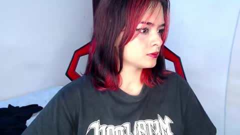 Snapshot of missakamee_420 chatting on January 5, 2025, 4:48 pm violeta online show from January 5, 2025, 4:48 pm