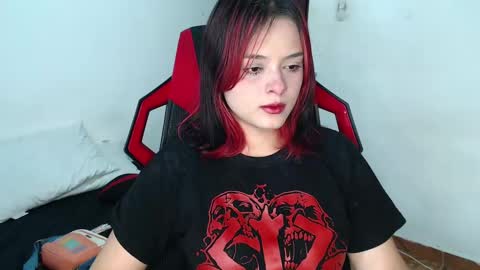 Snapshot of missakamee_420 chatting on January 7, 2025, 9:03 pm violeta online show from January 7, 2025, 9:03 pm