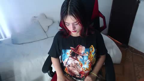 Snapshot of missakamee_420 chatting on January 20, 2025, 1:42 pm violeta online show from January 20, 2025, 1:42 pm