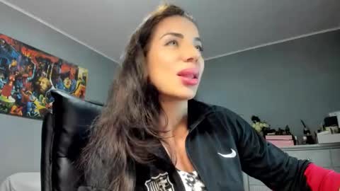 Alesyamuscledoll online show from March 2, 2025, 8:40 pm