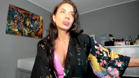 Alesyamuscledoll online show from March 7, 2025, 3:18 pm