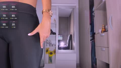 Ameliahs online show from March 4, 2025, 12:01 pm