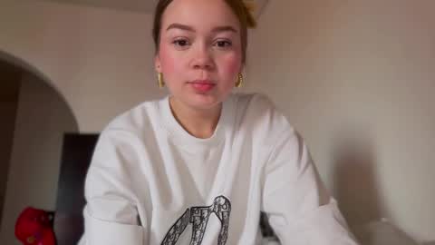 Ameliahs online show from September 12, 2025, 12:38 pm