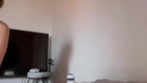 Ameliahs online show from September 16, 2025, 12:17 pm