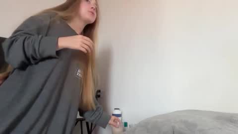 Ameliahs online show from October 24, 2025, 12:56 pm