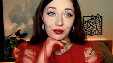 Snapshot of missbeverlymills chatting on December 8, 2024, 11:35 am The divine Beverly online show from December 8, 2024, 11:35 am