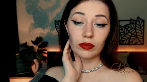 Snapshot of missbeverlymills chatting on December 12, 2024, 6:42 pm The divine Beverly online show from December 12, 2024, 6:42 pm