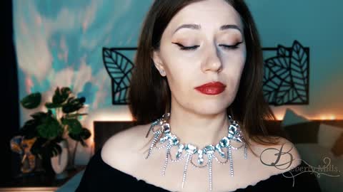 Snapshot of missbeverlymills chatting on January 11, 2025, 6:54 pm The divine Beverly online show from January 11, 2025, 6:54 pm