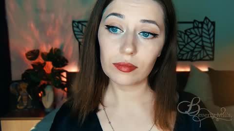 Snapshot of missbeverlymills chatting on January 17, 2025, 7:38 pm The divine Beverly online show from January 17, 2025, 7:38 pm