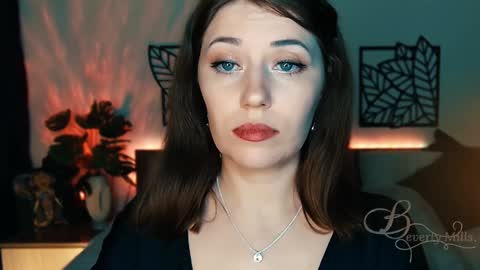 Snapshot of missbeverlymills chatting on January 25, 2025, 6:46 pm The divine Beverly online show from January 25, 2025, 6:46 pm