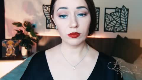 Snapshot of missbeverlymills chatting on February 21, 2025, 10:50 am The divine Beverly online show from February 21, 2025, 10:50 am