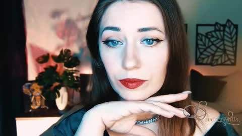 Snapshot of missbeverlymills chatting on February 22, 2025, 4:40 pm The divine Beverly online show from February 22, 2025, 4:40 pm