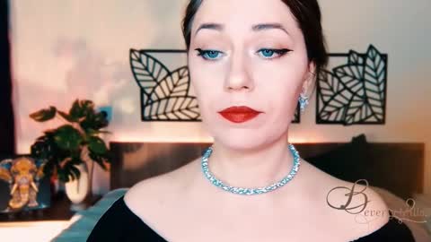 Snapshot of missbeverlymills chatting on February 27, 2025, 6:07 am The divine Beverly online show from February 27, 2025, 6:07 am