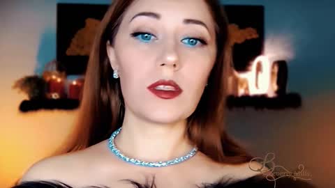 Snapshot of missbeverlymills chatting on November 13, 2025, 2:54 am The divine Beverly online show from November 13, 2025, 2:54 am