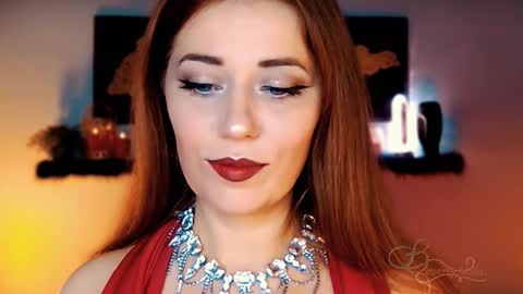 Snapshot of missbeverlymills chatting on November 14, 2025, 3:49 am The divine Beverly online show from November 14, 2025, 3:49 am