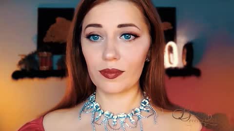 Snapshot of missbeverlymills chatting on November 27, 2025, 4:25 am The divine Beverly online show from November 27, 2025, 4:25 am