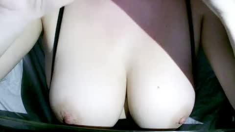 Snapshot of missbiny chatting on July 17, 2026, 10:25 pm Avamlash online show from July 17, 2026, 10:25 pm