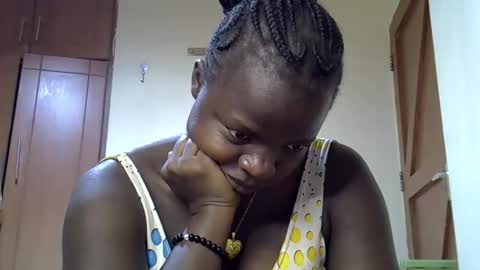 misscandy352_ online show from May 16, 2026, 1:54 pm