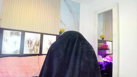 misscheelsee_as online show from September 19, 2025, 12:56 am