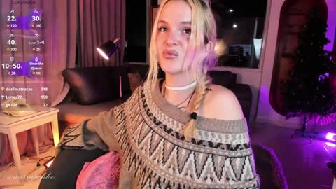 Snapshot of misschloe__ chatting on December 6, 2024, 2:13 am Chloe freelance model Please your thumbs up are important online show from December 6, 2024, 2:13 am