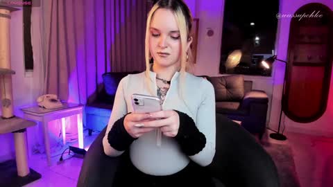 Snapshot of misschloe__ chatting on January 9, 2025, 12:25 am Chloe freelance model Please your thumbs up are important online show from January 9, 2025, 12:25 am