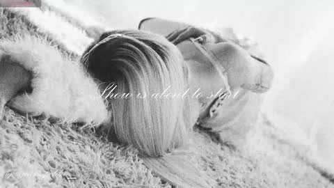 Snapshot of misschloe__ chatting on October 26, 2025, 11:31 pm Chloe freelance model Please your thumbs up are important online show from October 26, 2025, 11:31 pm