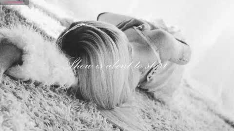 Snapshot of misschloe__ chatting on November 13, 2025, 11:36 pm Chloe freelance model Please your thumbs up are important online show from November 13, 2025, 11:36 pm